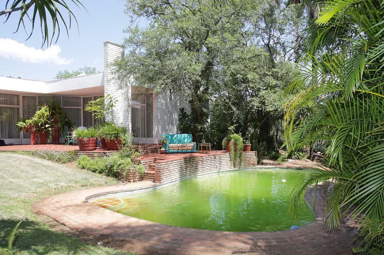 Fleming Place Bulawayo Bagian luar foto