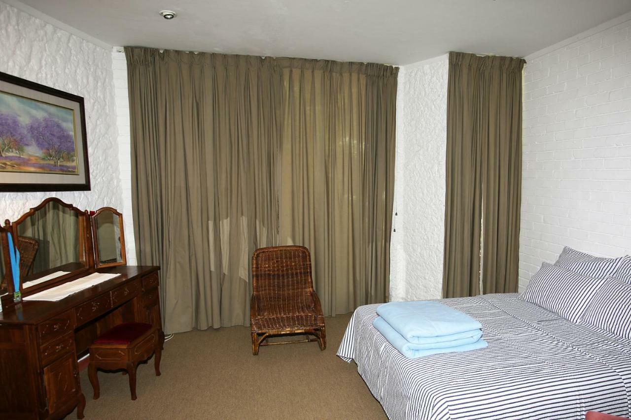 Fleming Place Bulawayo Bagian luar foto